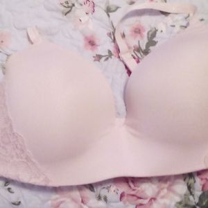 Gloria Vanderbilt bra